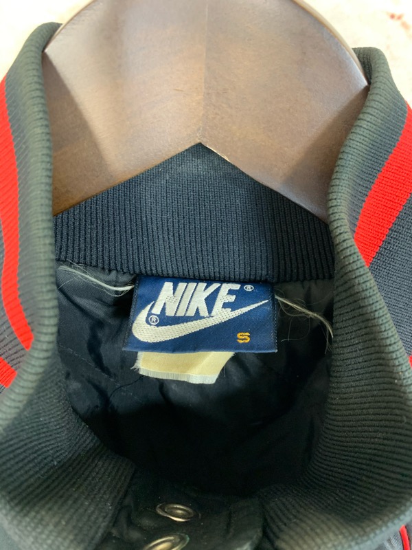 ファッションシーンに大きな影響を与え続けるスポーツブランド！NIKE（ナイキ）の80'S エアジョーダン 1st ジャケットを買取りしました