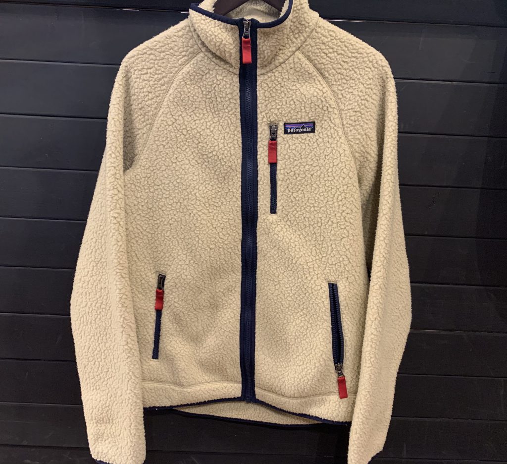 Patagonia(パタゴニア)のクラシックレトロX フリースベストとレトロ