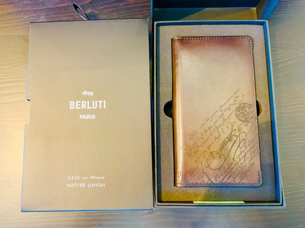 Berluti(ベルルッティ) のIPHONE11 PROMAX用、レザーケース