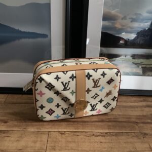 LOUIS VUITTON（ルイヴィトン）の伊勢丹新宿メンズ店限定 クラッギー エンベロップ・メッセンジャー M25408を買取りました！