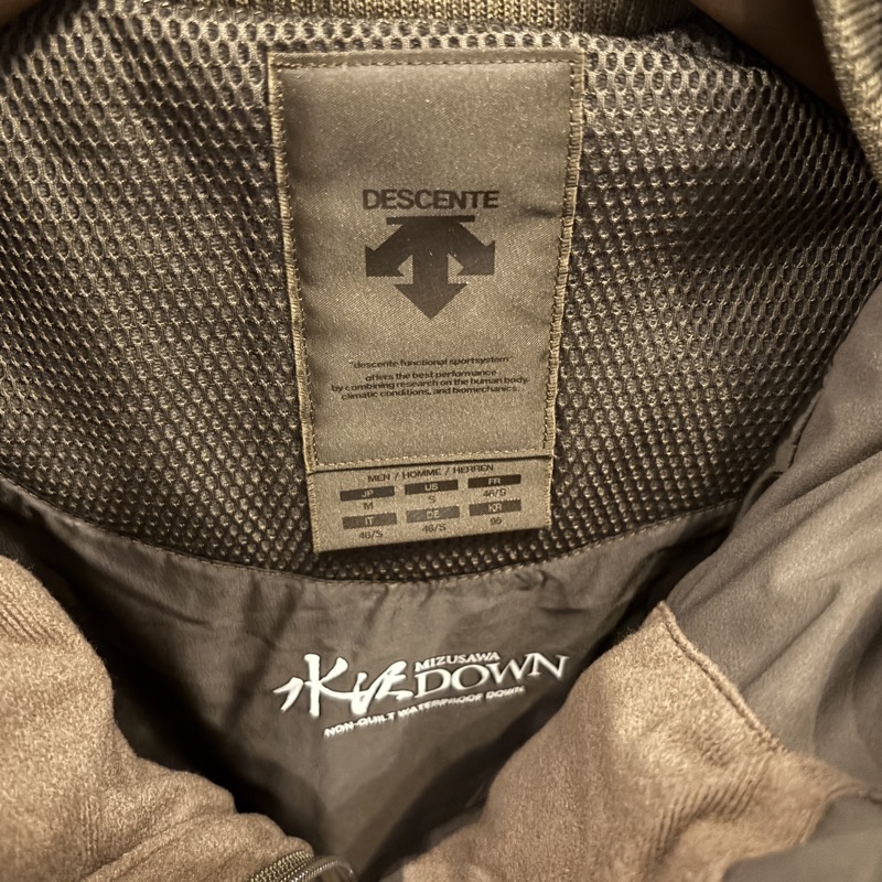 DESCENTE(デサント) DAMUGK30U 水沢 ダウンジャケット マウンテニア