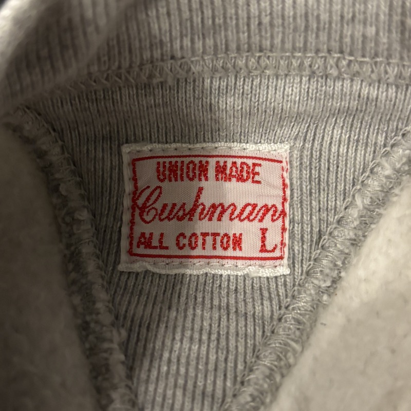 CUSHMAN(クッシュマン) スウェット 両V フロッキープリント 染み込みプリント