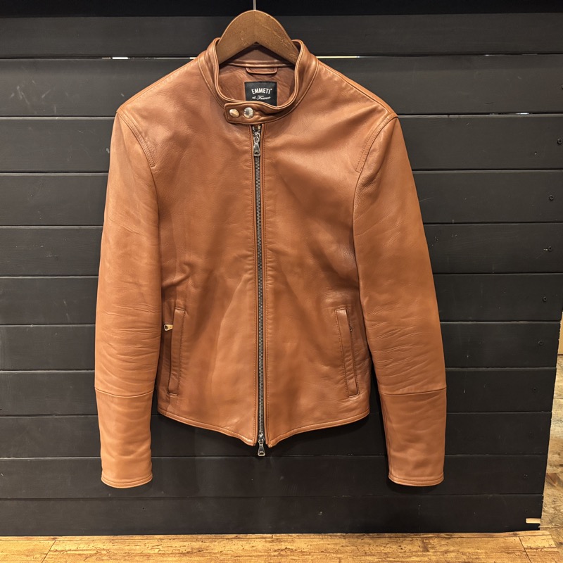 EMMETI(エンメティ)のH UOMO アッカ ウォモ シングルライダースジャケットを買取りしました！